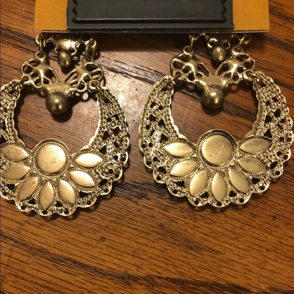 Boho Earrings by Erica Lyons NEW - Picture 2 of 4